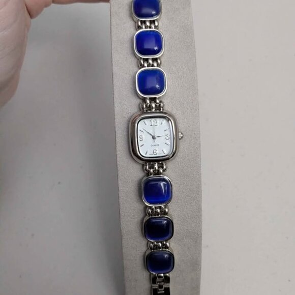Quartz Watch - Picture 2 of 5